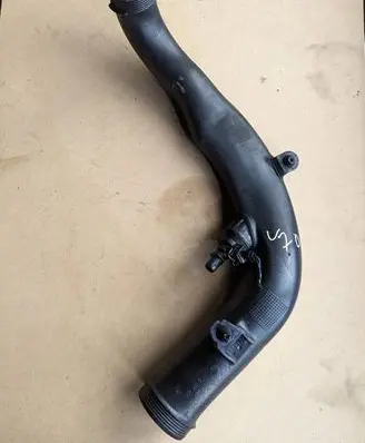 Volvo V70 Intercooler hose/pipe 30741666 6898043