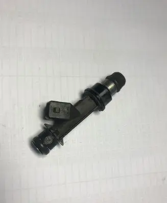 Opel Zafira B Fuel injector 25343299