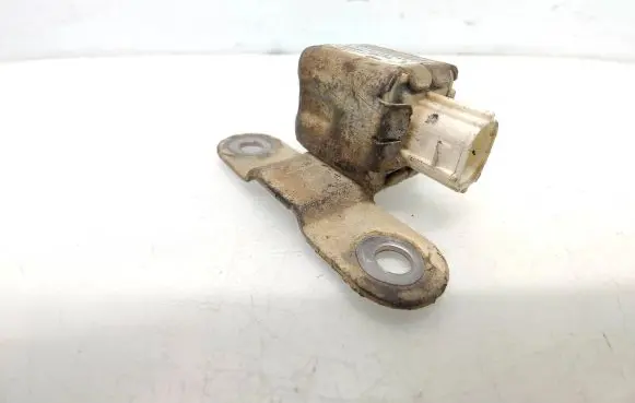 Suzuki Grand Vitara II Airbag deployment crash/impact sensor 3893065J10