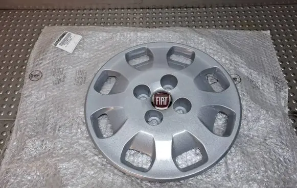 Fiat 500 R13 wheel hub/cap/trim 51901864
