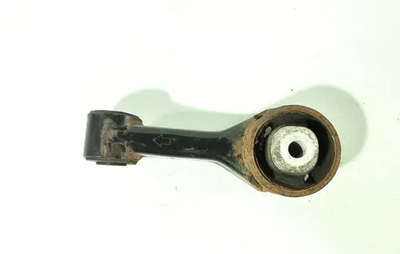 Toyota Yaris Engine mount bracket AV84135