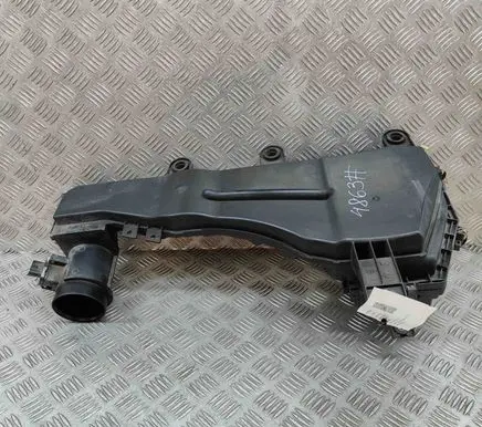 Infiniti FX Air filter box 165001DR1A