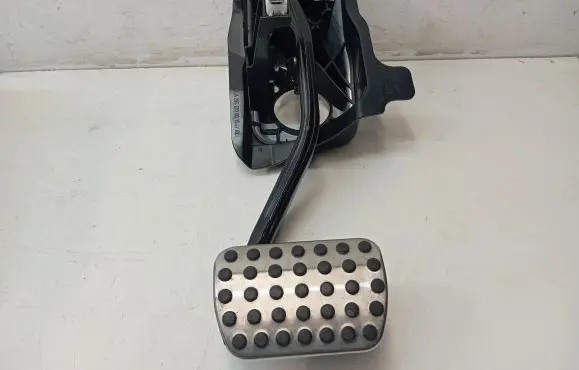 Mercedes-Benz C AMG W205 Brake pedal A2052920515
