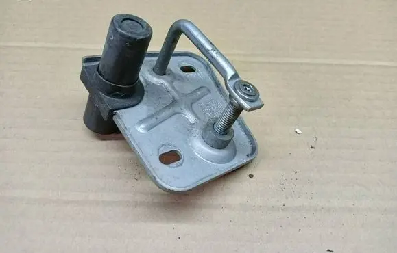 Skoda Octavia Mk4 Engine bonnet/hood lock/latch loop/hook 5E3823185A