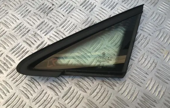Volkswagen Golf VIII Front triangle window/glass VW14003