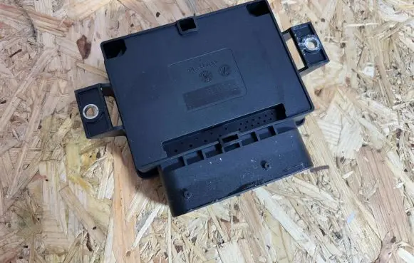 BMW 5 F10 F11 Hand brake control module 6850846 0103020151