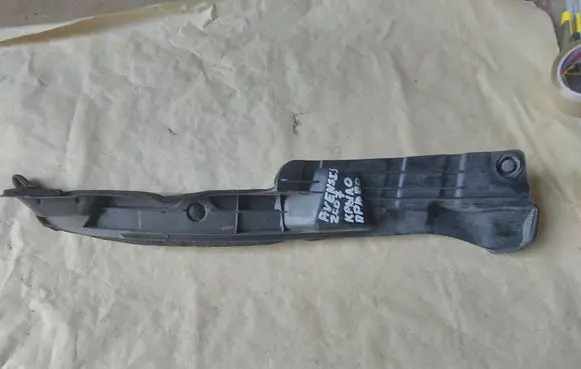 Toyota Avensis T250 Fender end trim 5386605021