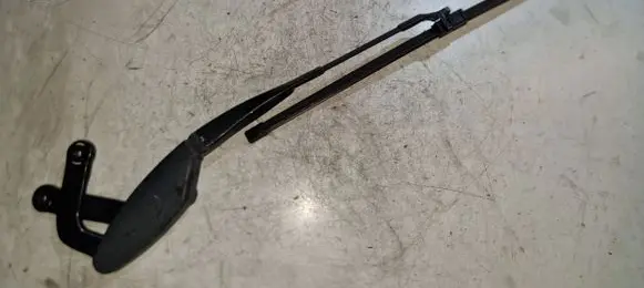 Mercedes-Benz E W211 Front wiper blade arm A2118200444