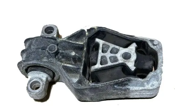 Mercedes-Benz B W246 W242 Engine mount bracket A2462400200 15756