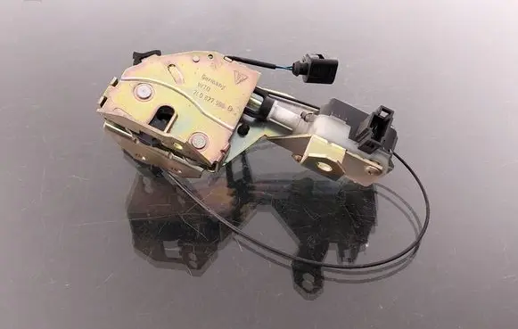 Volkswagen Touareg I Tailgate window lock/catch/latch 7L0827506D