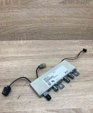 BMW 5 E39 Aerial antenna amplifier 6906082 21367510