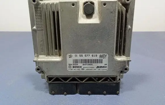 Opel Insignia A Engine control unit/module ECU 55577619
