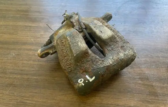 Peugeot 807 Front brake caliper