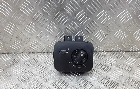 Land Rover Discovery 3 - LR3 Light switch yud501480pvj