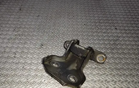 Subaru Forester SH Front door upper hinge