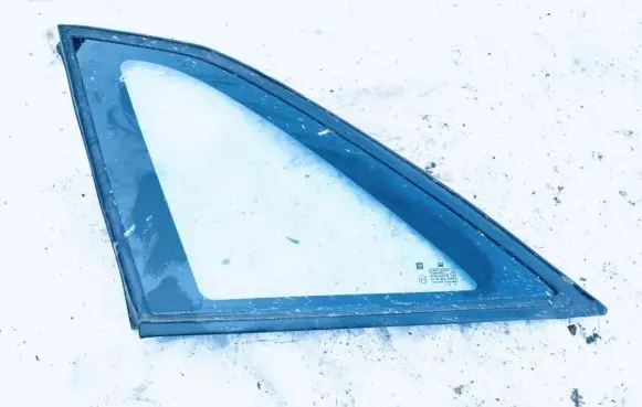 Opel Astra F Rear side window 90360581 90360583