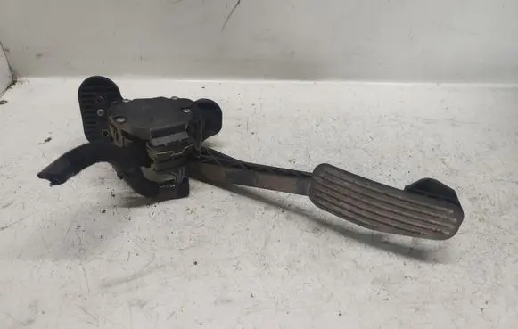 Volvo S60 Accelerator throttle pedal 9496822