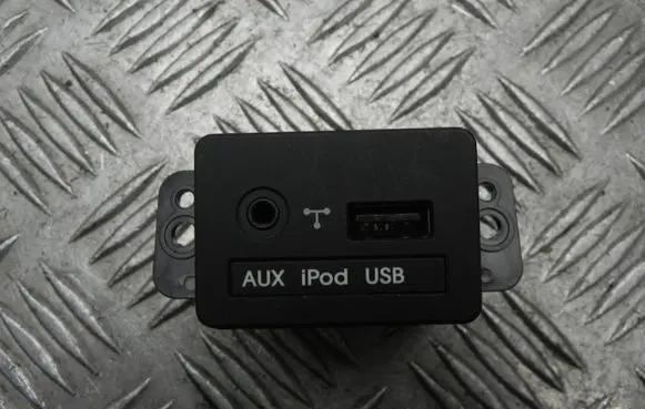 KIA Sorento EUR ISO radio connector 961202P000