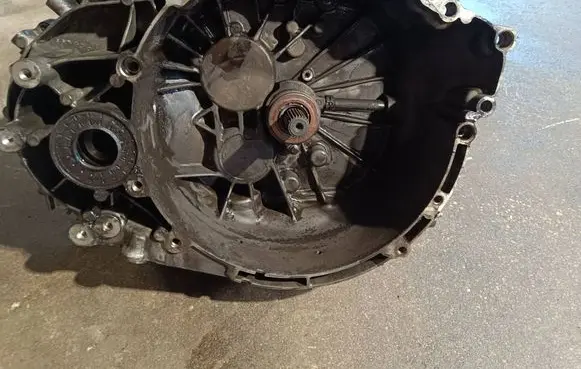 Volvo XC60 Manual 6 speed gearbox 1285243