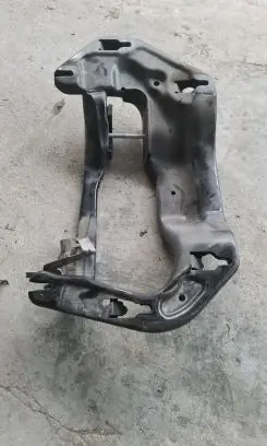 Gearbox mounting bracket