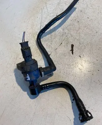 BMW 1 F20 F21 Turbo solenoid valve 7624012