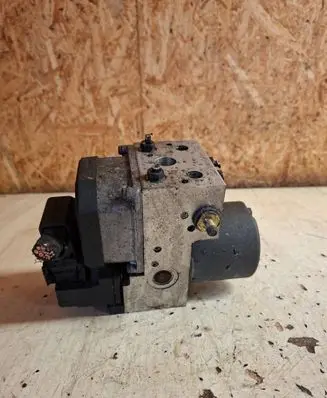 Volkswagen PASSAT B5 ABS Pump 3B0614111 0265220621