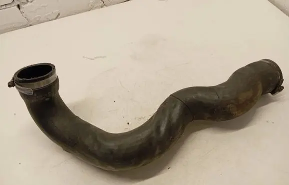 Mercedes-Benz Vito Viano W638 Intercooler hose/pipe A6385281982 300714003