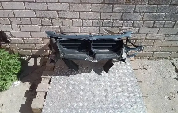 BMW 5 E60 E61 Radiator support slam panel