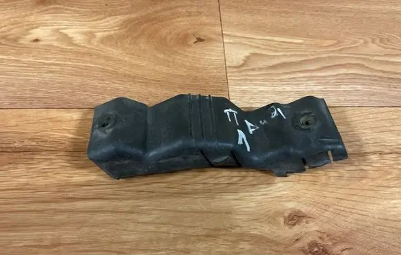Audi TT Mk1 Front bumper mounting bracket 8N0807183