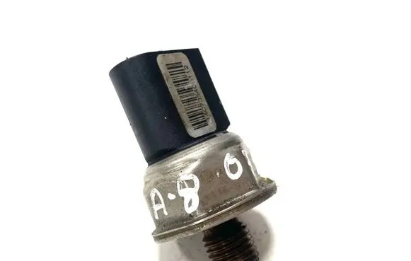 Audi A8 S8 D3 4E Fuel pressure sensor 059130758E 55PP0901