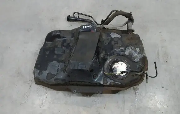 Mitsubishi Lancer VIII Fuel tank 