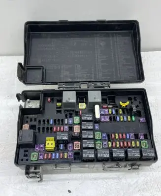 Dodge Durango III Fuse box set P68425201AB