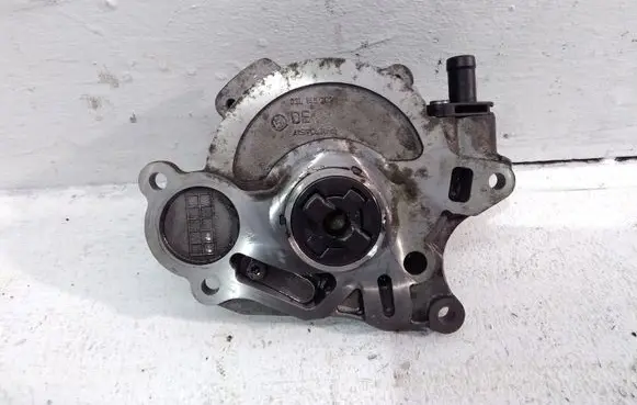 Skoda Yeti (5L) Vacuum pump 03L145207