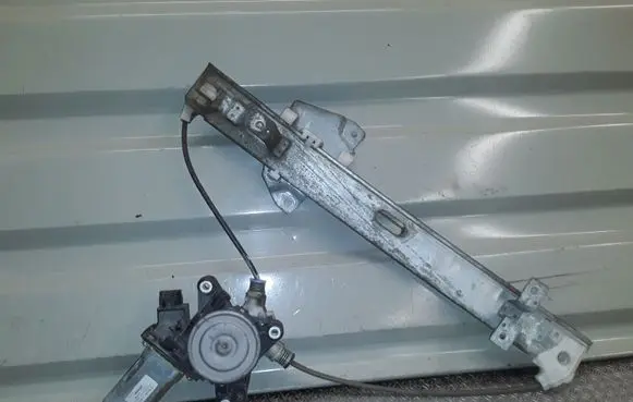 Mitsubishi Endeavor Rear door window regulator with motor CM091700C