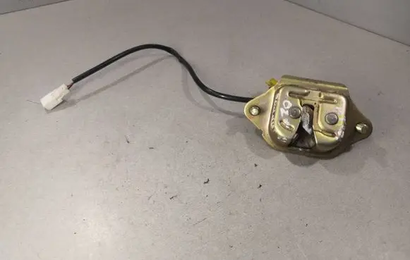 Nissan Patrol Y61 Loading door lock 