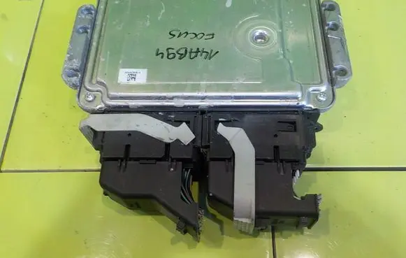 Ford Focus Engine control unit/module CV6112A650ABH
