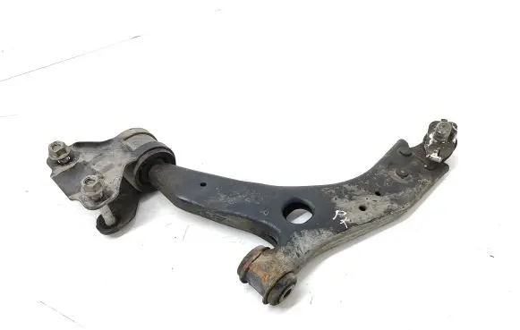 Volvo V40 Front lower control arm/wishbone