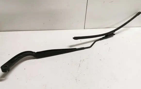 Ford Mustang VI Front wiper blade arm FR3B17B589AA