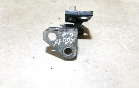 Volkswagen Jetta V Rear door lower hinge 1k0833401b