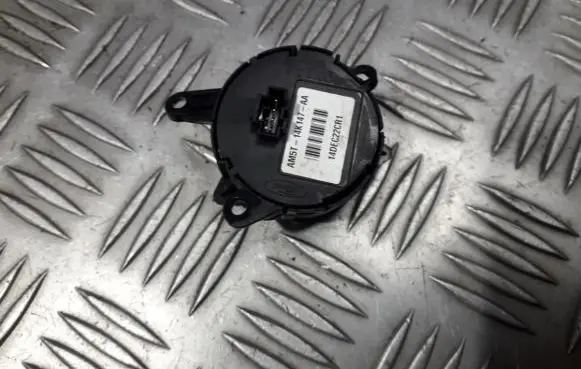 Ford Mondeo MK IV Car ashtray 8s71a04788aa37qc 8m21-u04788-aa37qc
