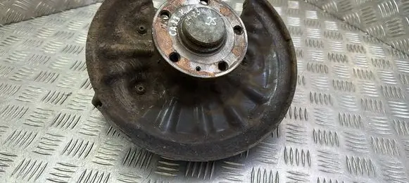 Rear wheel hub spindle/knuckle