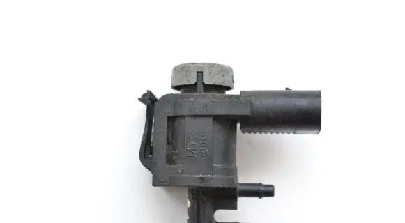 Audi A4 S4 B8 8K Turbo solenoid valve 1K0906283A