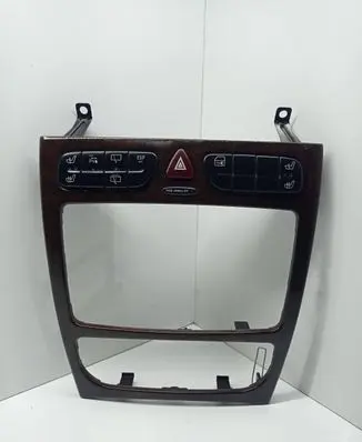Radio/GPS head unit trim