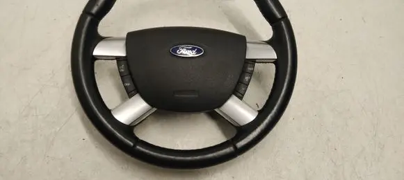 Ford Focus Steering wheel