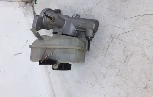 Mercedes-Benz E W210 Master brake cylinder