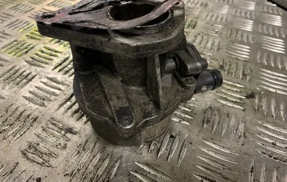 Renault Laguna II Vacuum pump 8200072985