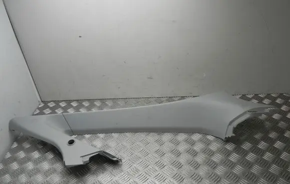 Engine mounting bracket