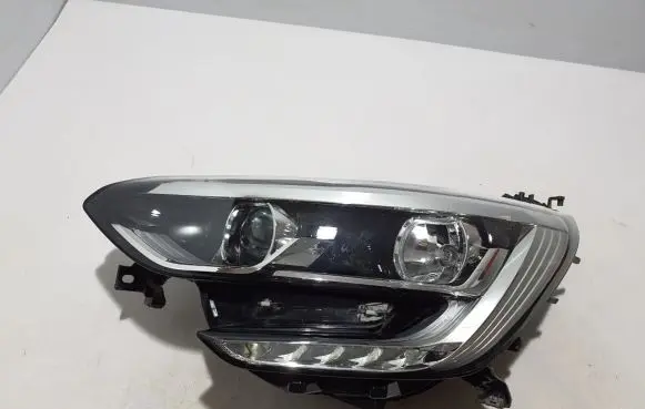 Renault Megane IV Headlight/headlamp 260603157R