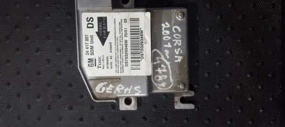 Opel Corsa C Airbag control unit/module 327963935 DST0329346W
