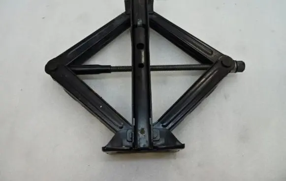 Ford Edge II Spare wheel section trim FT4C-17080-AA